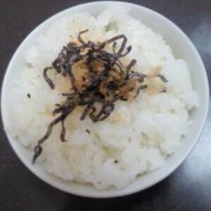 ＊お弁当に＊七味でピリ辛～塩昆布&鰹節のみりん和え